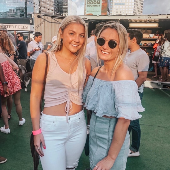 Meet your Posher, Cara - Picture 2 of 4